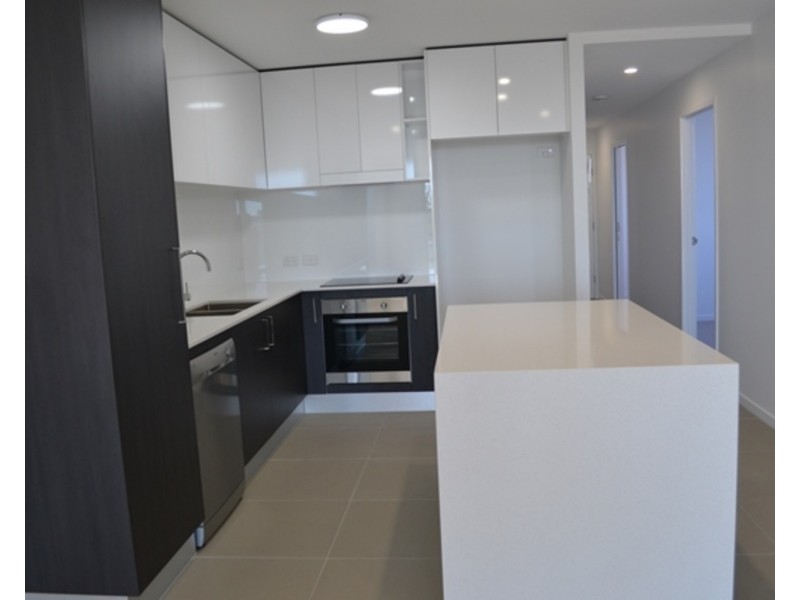 702/26 Spendelove Avenue, Southport QLD 4215