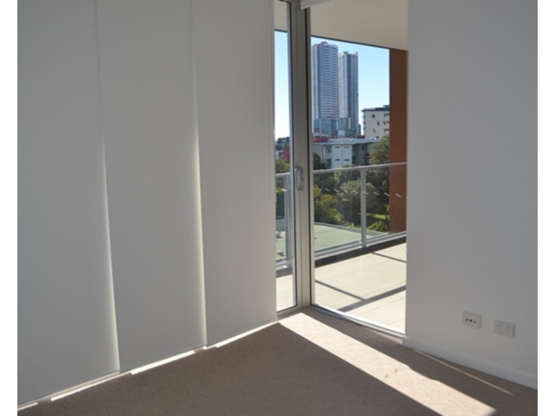 702/26 Spendelove Avenue, Southport QLD 4215