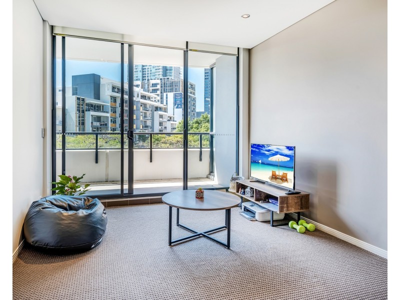 501/2 Aqua Street, Southport QLD 4215