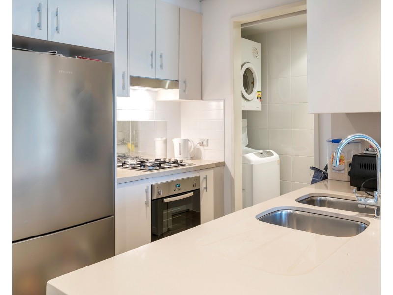 501/2 Aqua Street, Southport QLD 4215