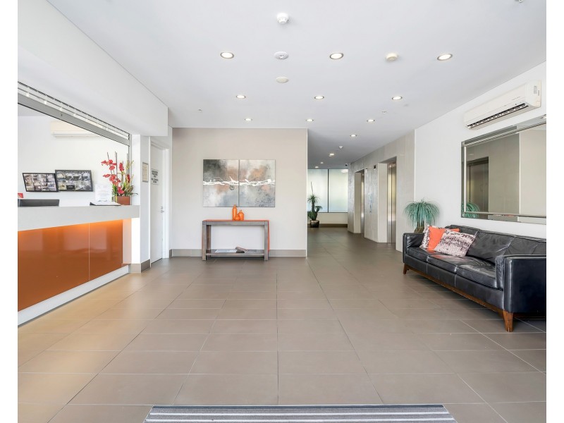 501/2 Aqua Street, Southport QLD 4215