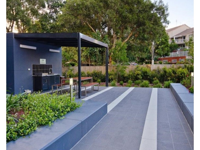 501/2 Aqua Street, Southport QLD 4215