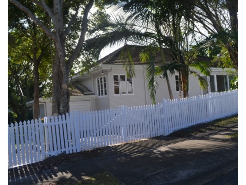 26 Mole Avenue, Southport QLD 4215