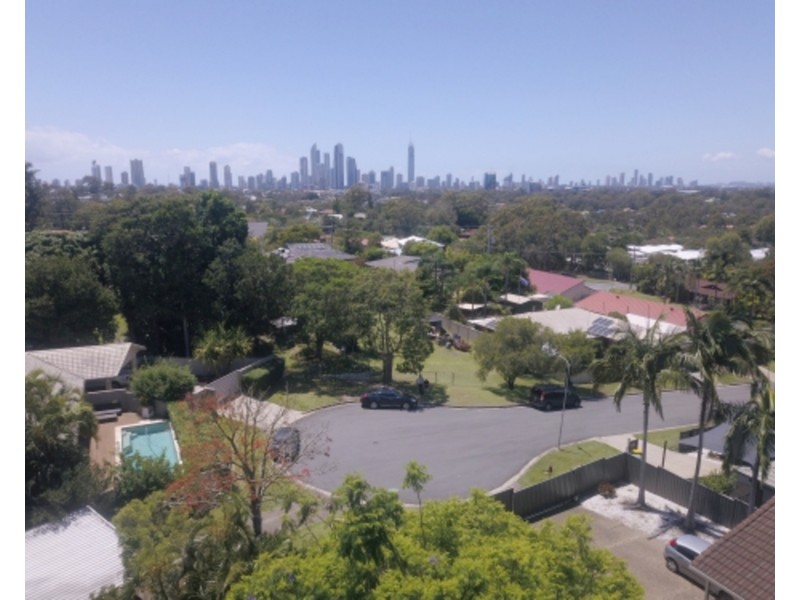 10 Crinkle Court, Southport QLD 4215