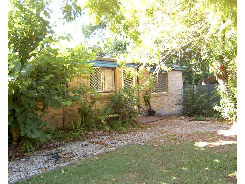 10 Crinkle Court, Southport QLD 4215