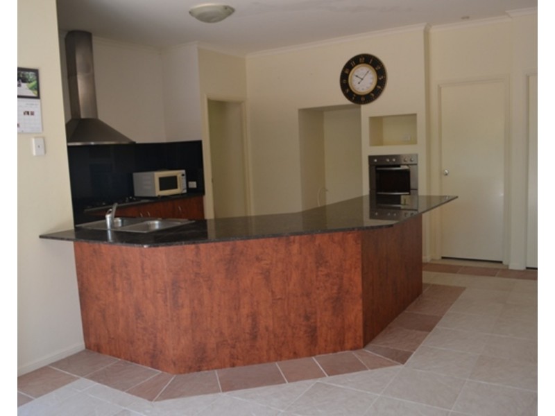 35 Wardoo Street, Southport QLD 4215