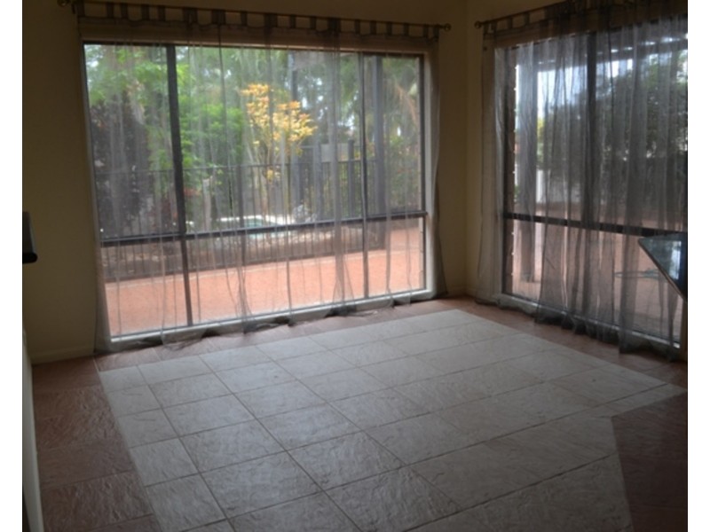 35 Wardoo Street, Southport QLD 4215