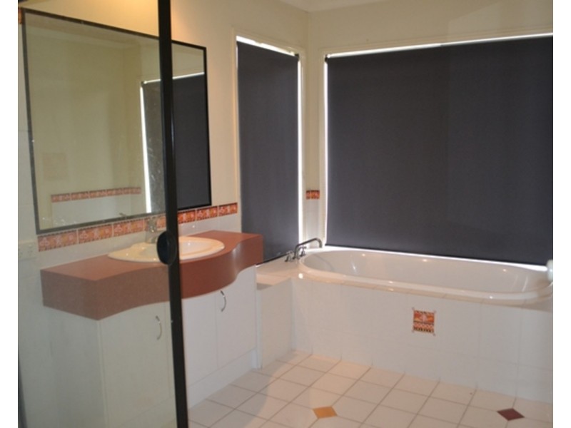 35 Wardoo Street, Southport QLD 4215