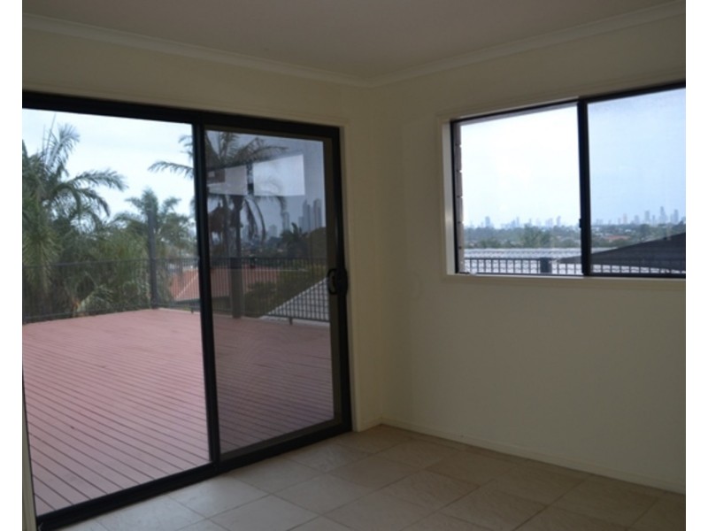 35 Wardoo Street, Southport QLD 4215