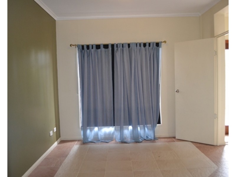 35 Wardoo Street, Southport QLD 4215