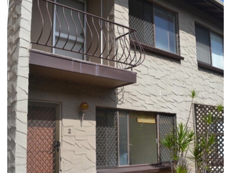 2/188 High Street, Southport QLD 4215
