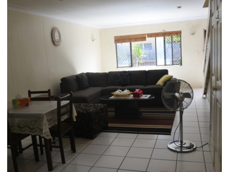 2/188 High Street, Southport QLD 4215