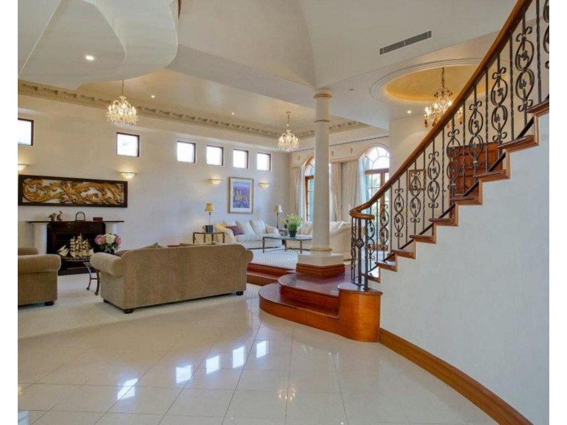 74 Admiralty Drive, Paradise Waters QLD 4217