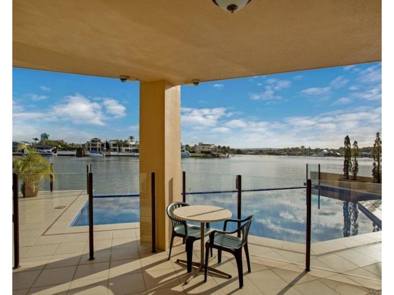 74 Admiralty Drive, Paradise Waters QLD 4217