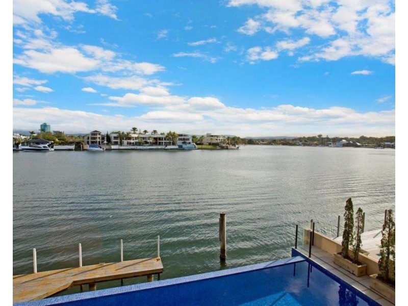 74 Admiralty Drive, Paradise Waters QLD 4217