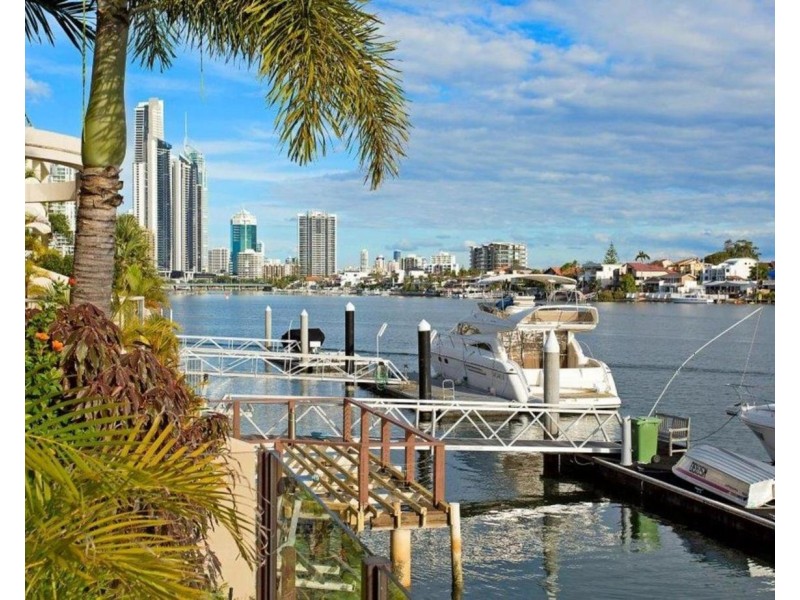 74 Admiralty Drive, Paradise Waters QLD 4217