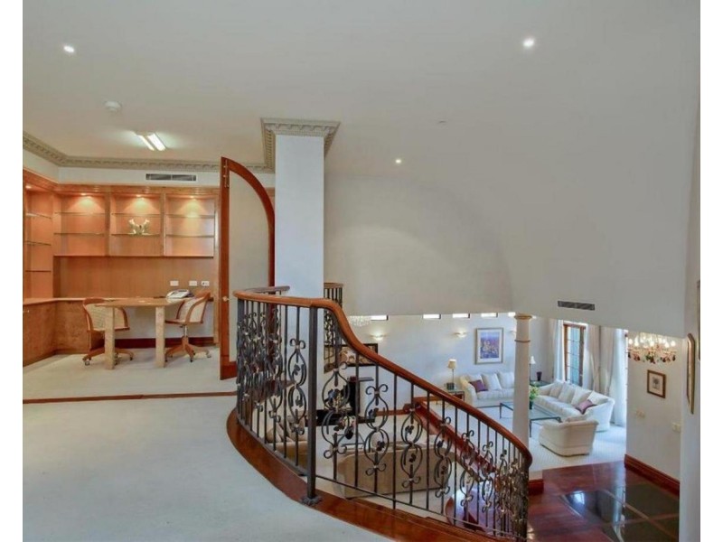 74 Admiralty Drive, Paradise Waters QLD 4217