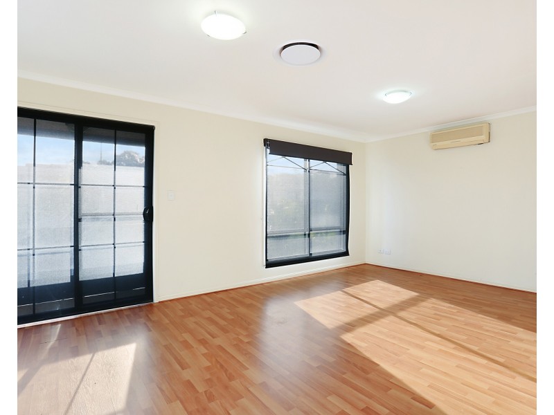 35 Wardoo Street, Southport QLD 4215