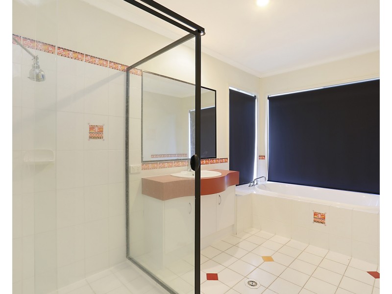 35 Wardoo Street, Southport QLD 4215