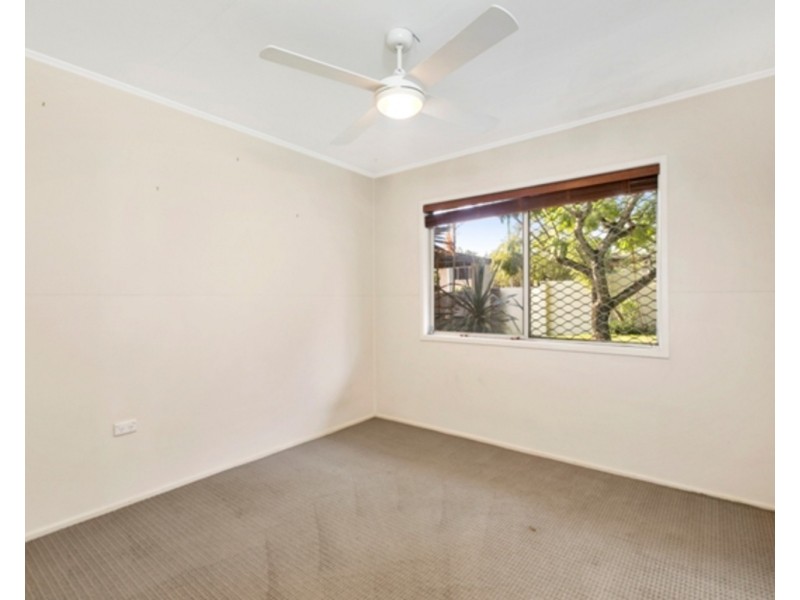 14 Elaine Street, Southport QLD 4215