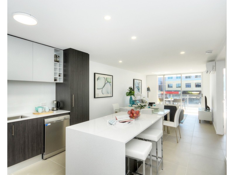 802/26 Spendelove Avenue, Southport QLD 4215