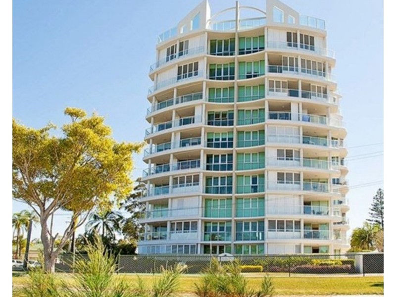 1/242 Marine Parade, Labrador QLD 4215