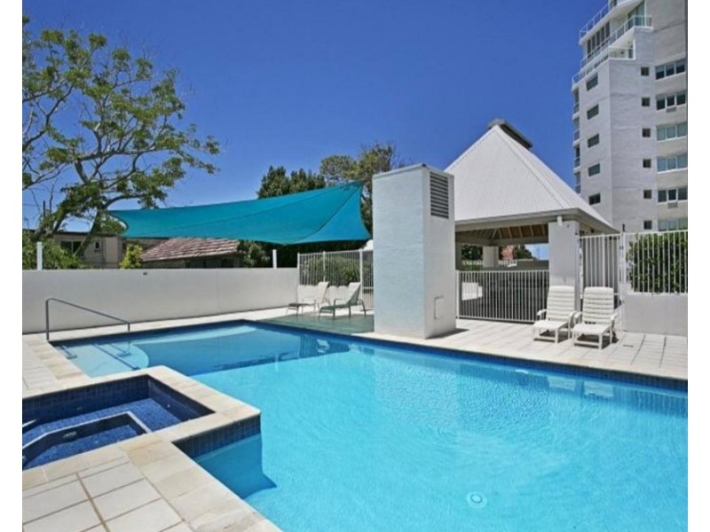 1/242 Marine Parade, Labrador QLD 4215