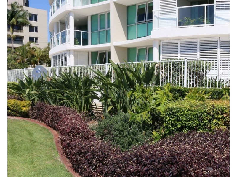 1/242 Marine Parade, Labrador QLD 4215