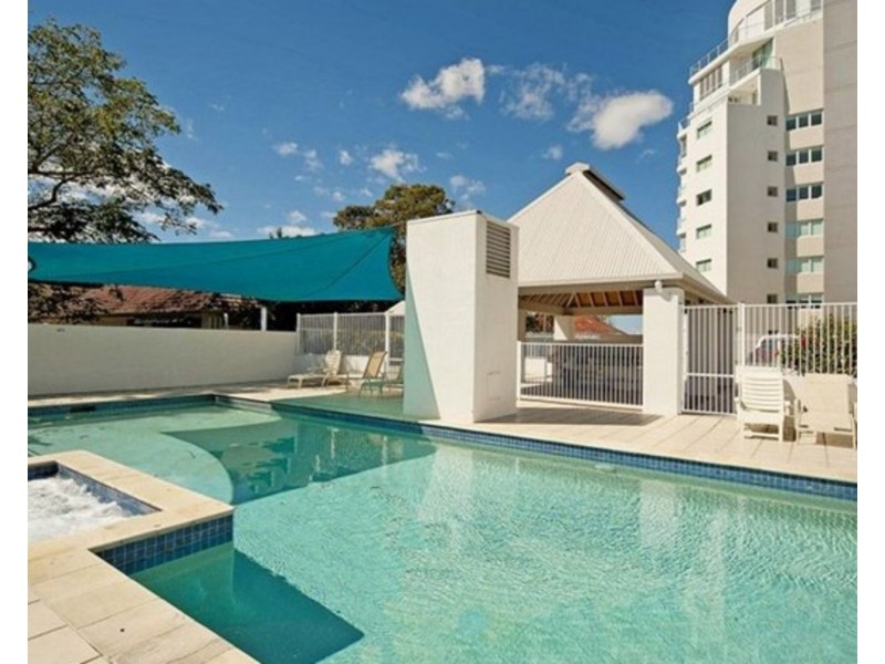 1/242 Marine Parade, Labrador QLD 4215