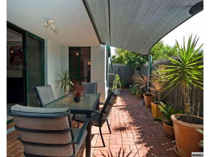 16 Harrow Place, Arundel QLD 4214