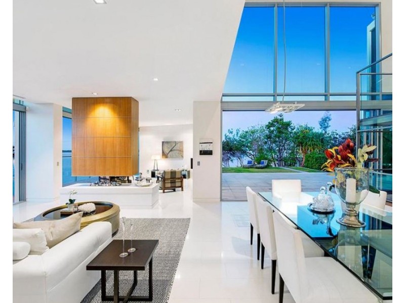 18a Ephraim Island Parade, Paradise Point QLD 4216