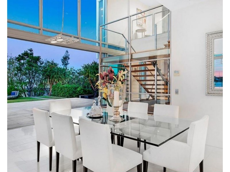 18a Ephraim Island Parade, Paradise Point QLD 4216