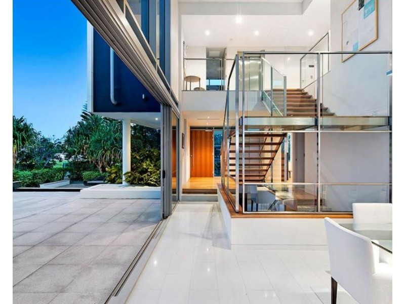 18a Ephraim Island Parade, Paradise Point QLD 4216