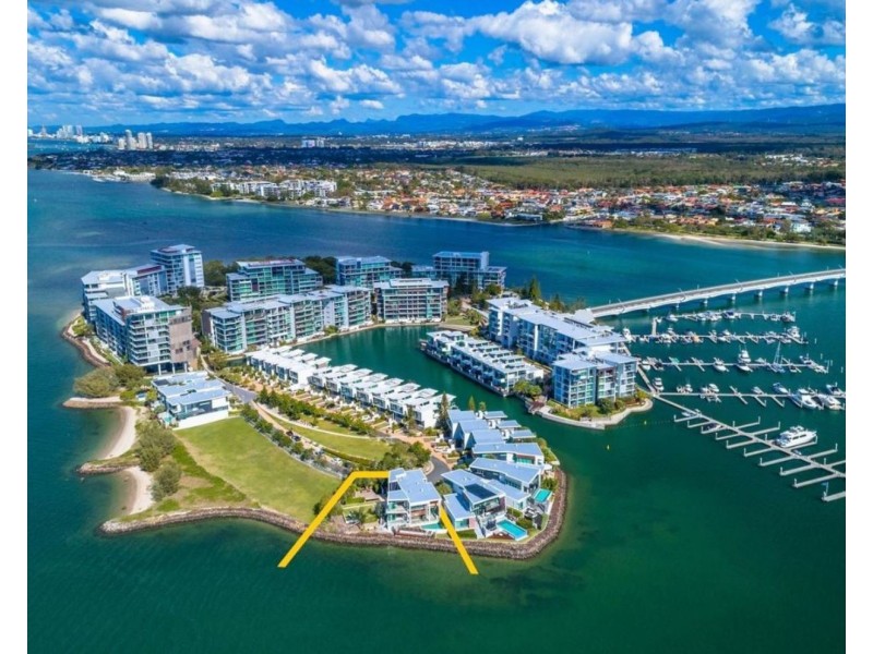 18a Ephraim Island Parade, Paradise Point QLD 4216