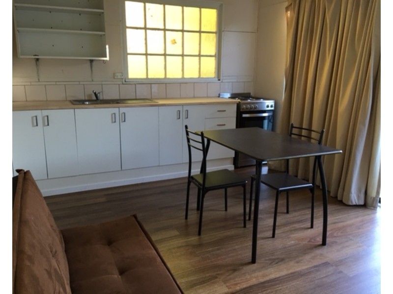 72 Falconer Street, Southport QLD 4215