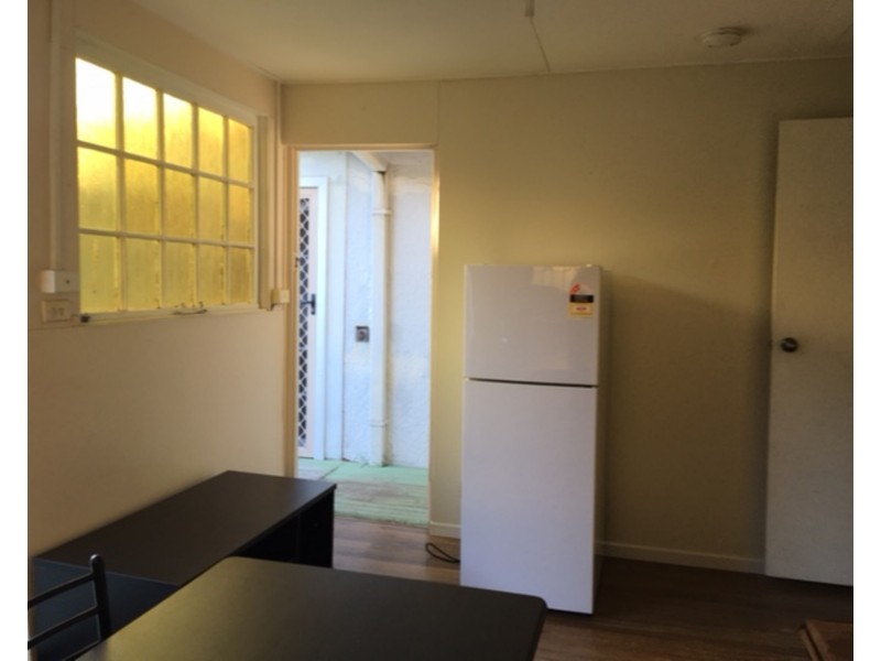 72 Falconer Street, Southport QLD 4215