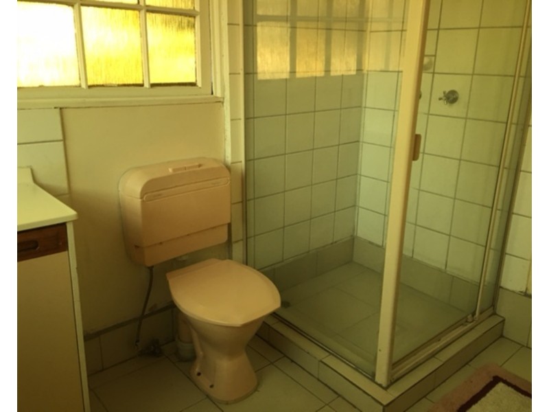 72 Falconer Street, Southport QLD 4215