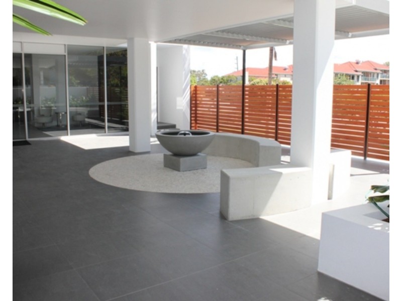 304/26 Spendelove Avenue, Southport QLD 4215