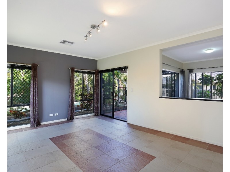 35 Wardoo Street, Southport QLD 4215