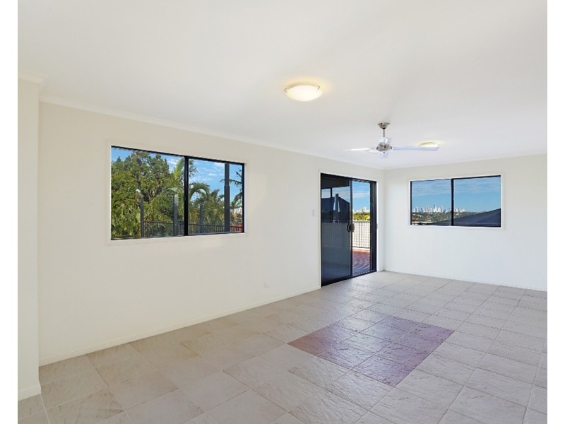 35 Wardoo Street, Southport QLD 4215