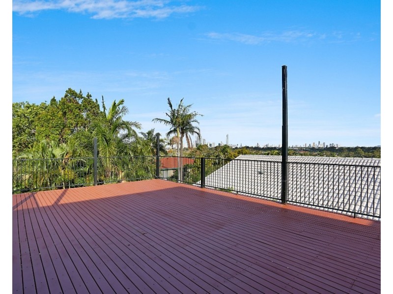 35 Wardoo Street, Southport QLD 4215