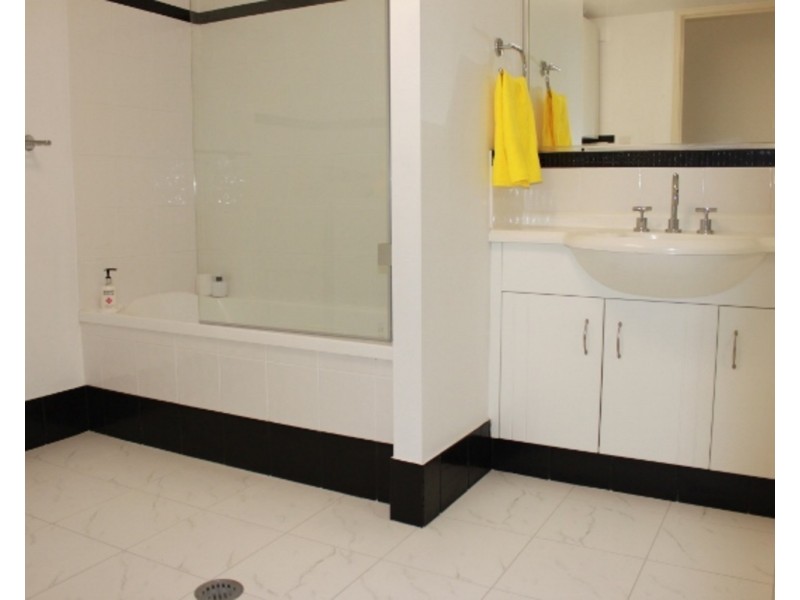 22a/84 High Street, Southport QLD 4215