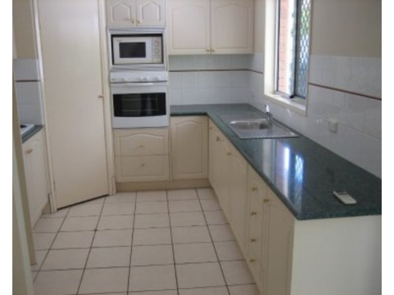 79 Wardoo Street, Southport QLD 4215