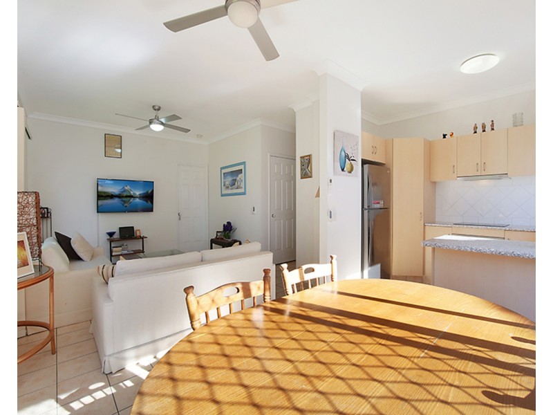 1/32 Blake Street, Southport QLD 4215