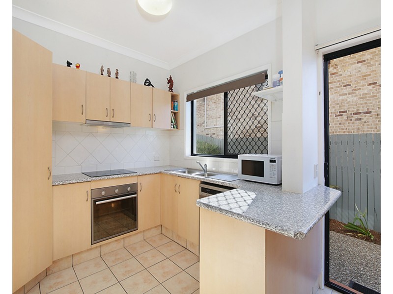 1/32 Blake Street, Southport QLD 4215