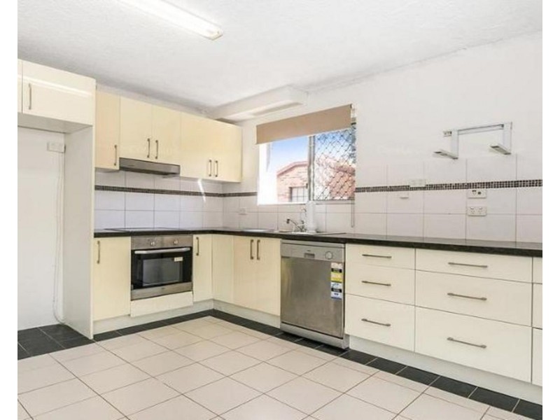 1/12 Royal Palm Court, Southport QLD 4215