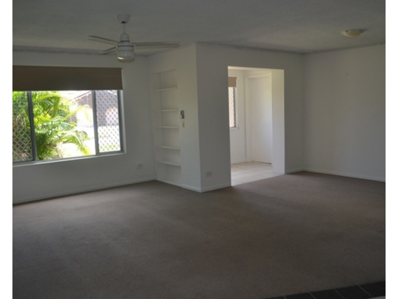 1/12 Royal Palm Court, Southport QLD 4215