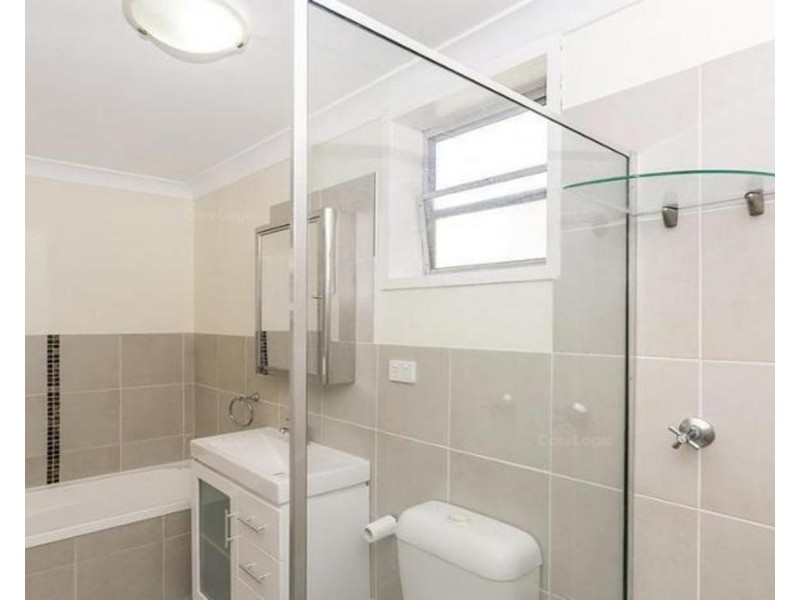 1/12 Royal Palm Court, Southport QLD 4215