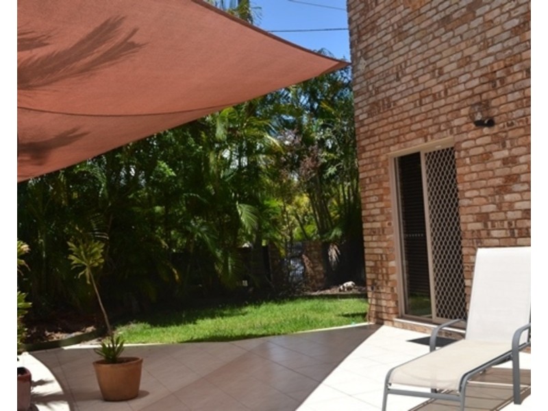 1/109 Pohlman Street, Southport QLD 4215