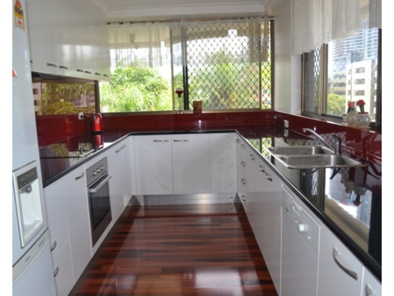 5B/10 Marine Parade, Southport QLD 4215